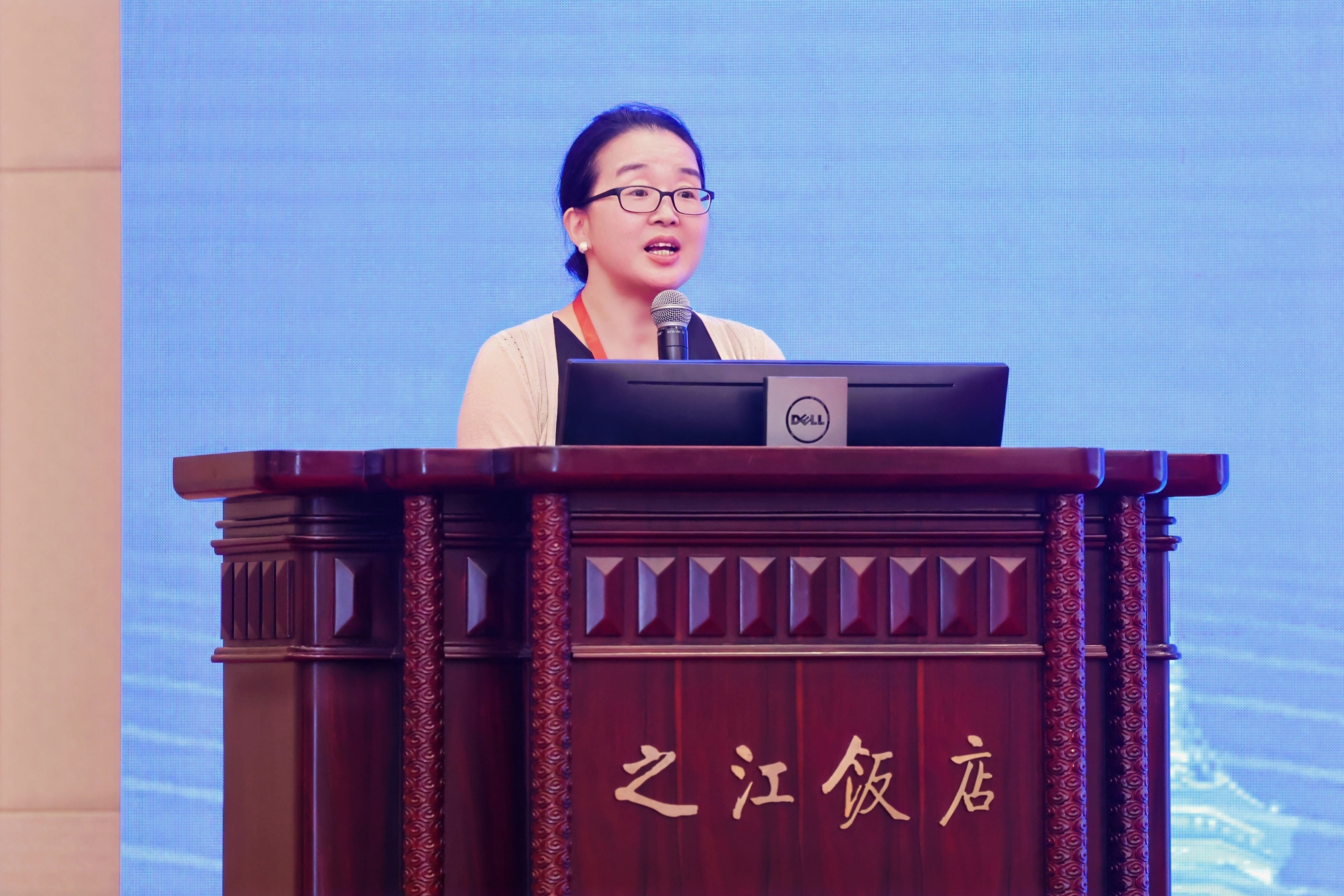 王薇.jpg 王薇.jpg