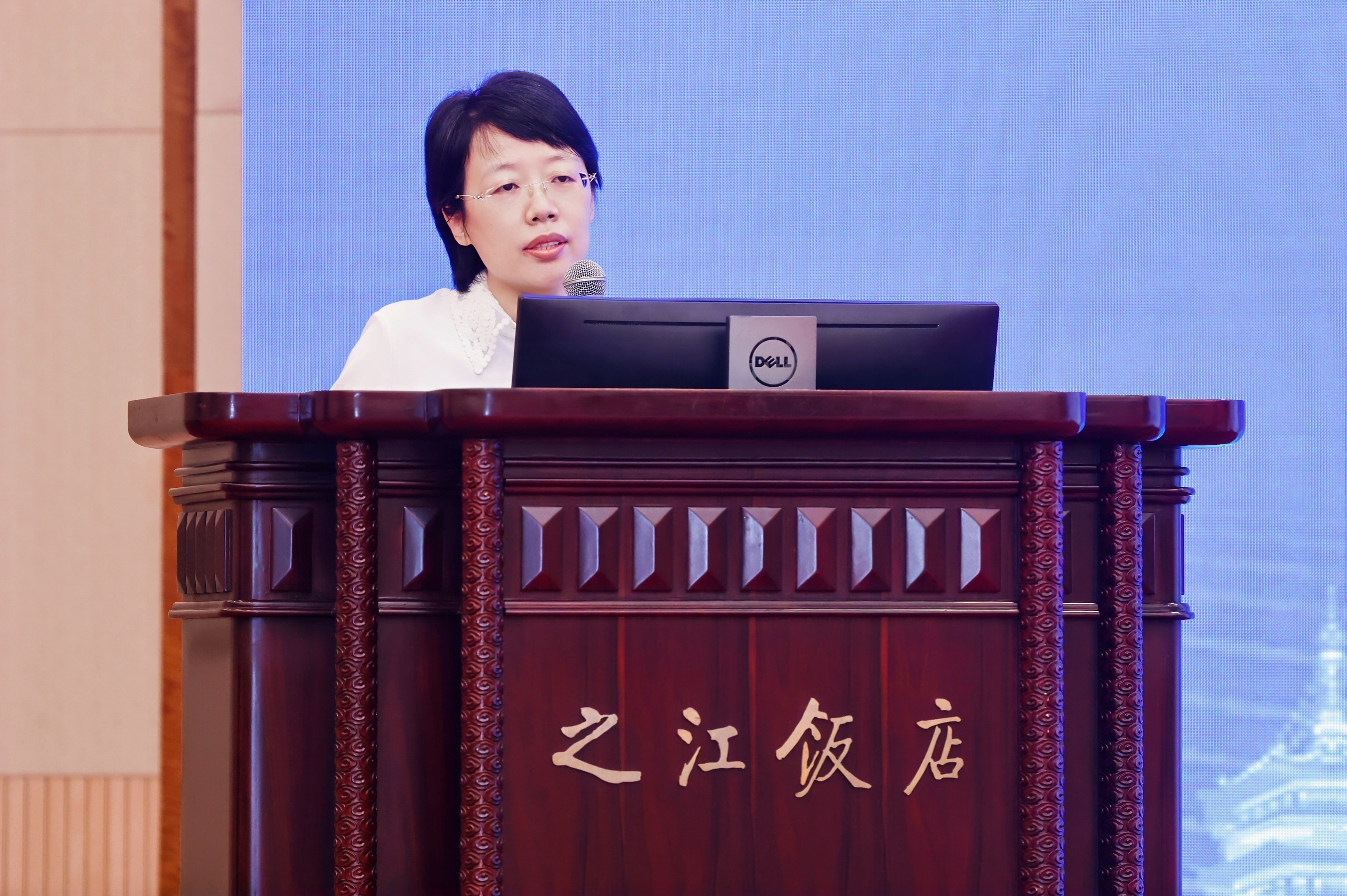 张云霞.jpg 张云霞.jpg