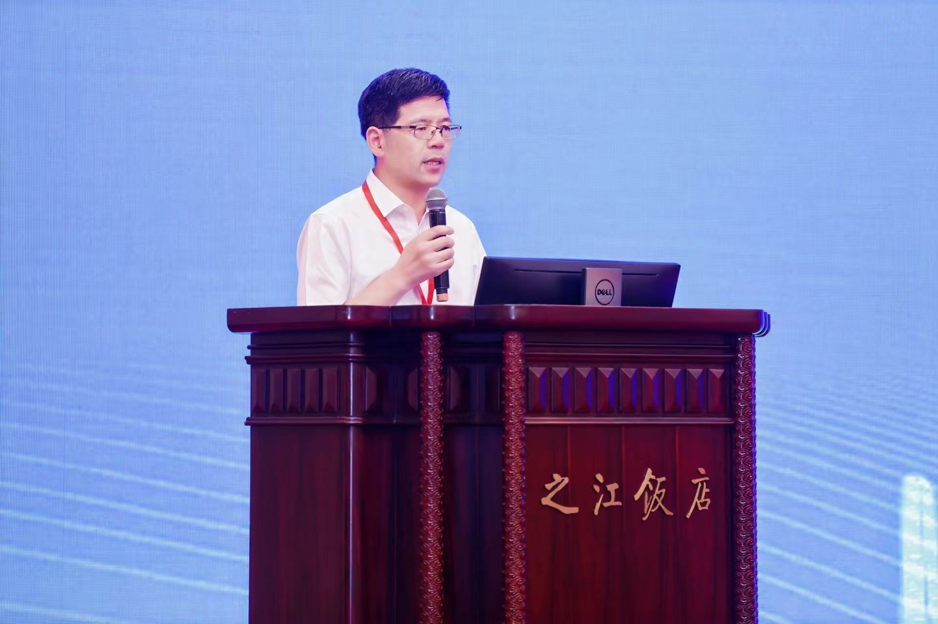 高卫星.jpg 高卫星.jpg